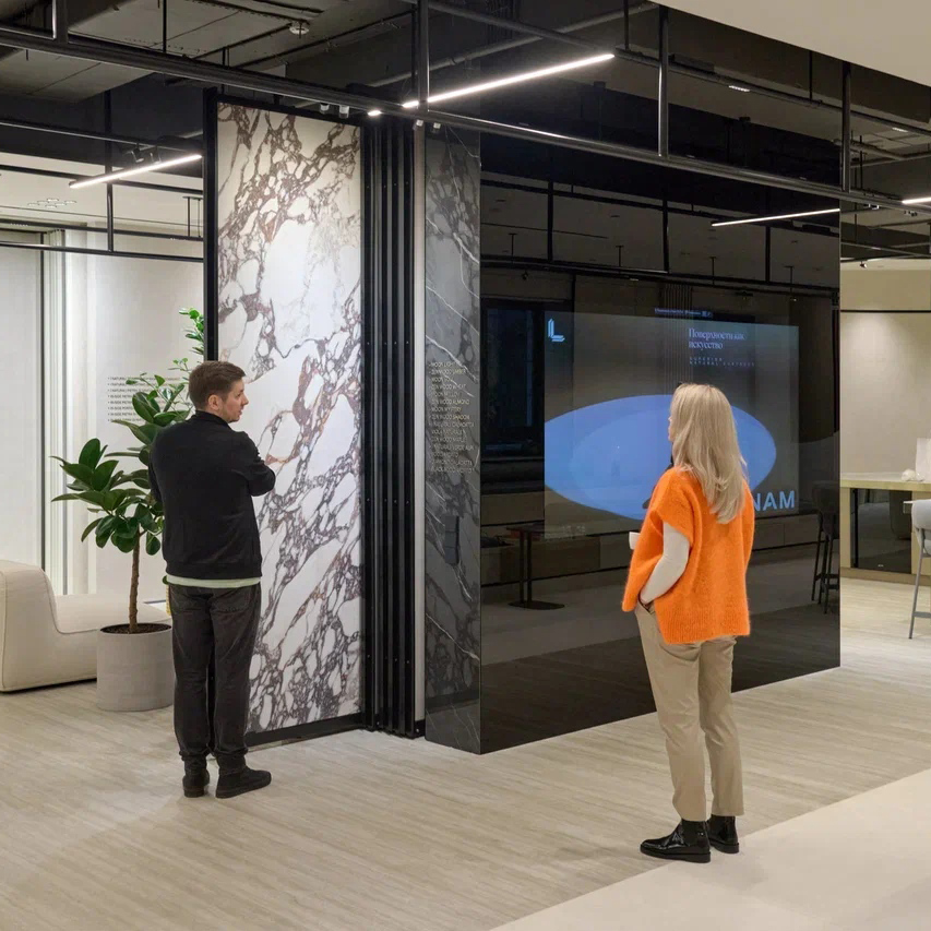 Дизайнеры собрались на эксклюзивную презентацию шоурума LAMINAM RUS