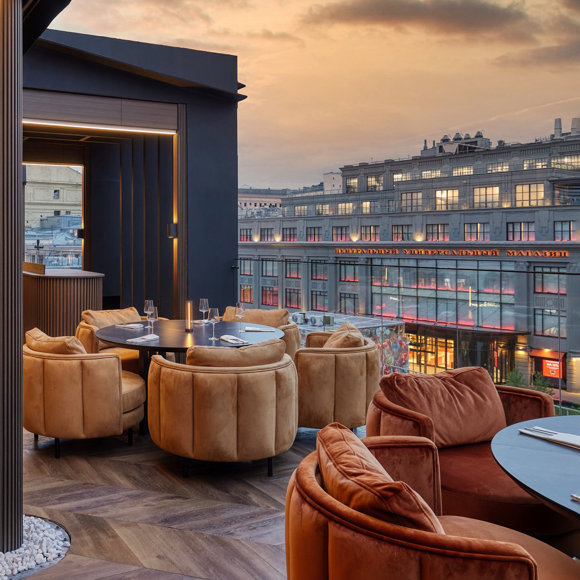 Трехэтажный ресторанный комплекс в центре Москвы