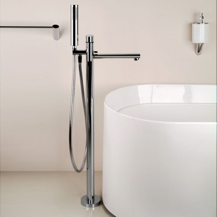 GESSI OVALE Смеситель для ванны напольный, с ручным душем и шлангом 1500 мм., внешняя часть, цвет хром 24964#031